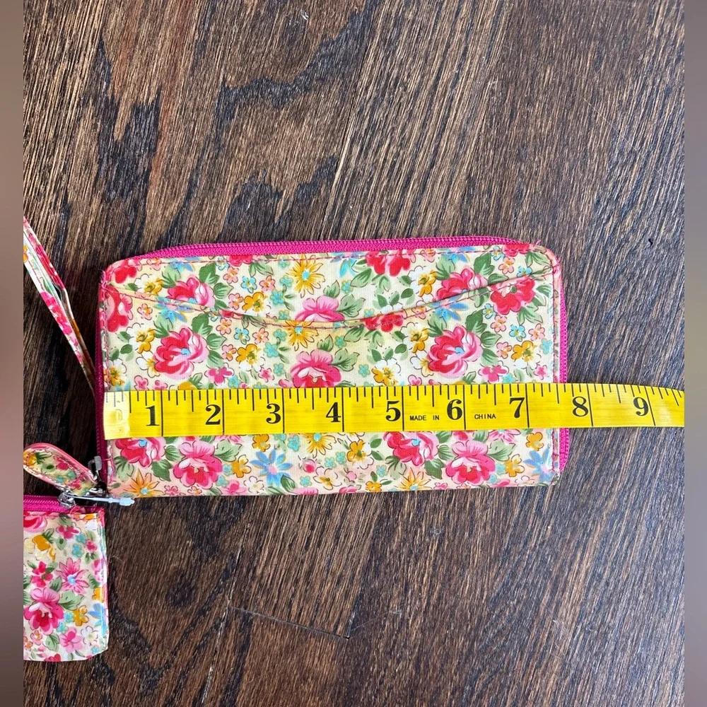 Floral Wristlet and Wallet Set - Picture 8 of 11